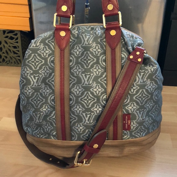 RARE. 🌺🌺 LIMITED  🌺🌺 Louis Vuitton Runway AVIATOR - Picture 3 of 16